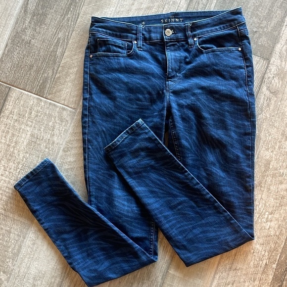 White House Black Market Denim - White House Black Market Womens Mid Rise Blue Zebra Print The Skinny Jeans 6